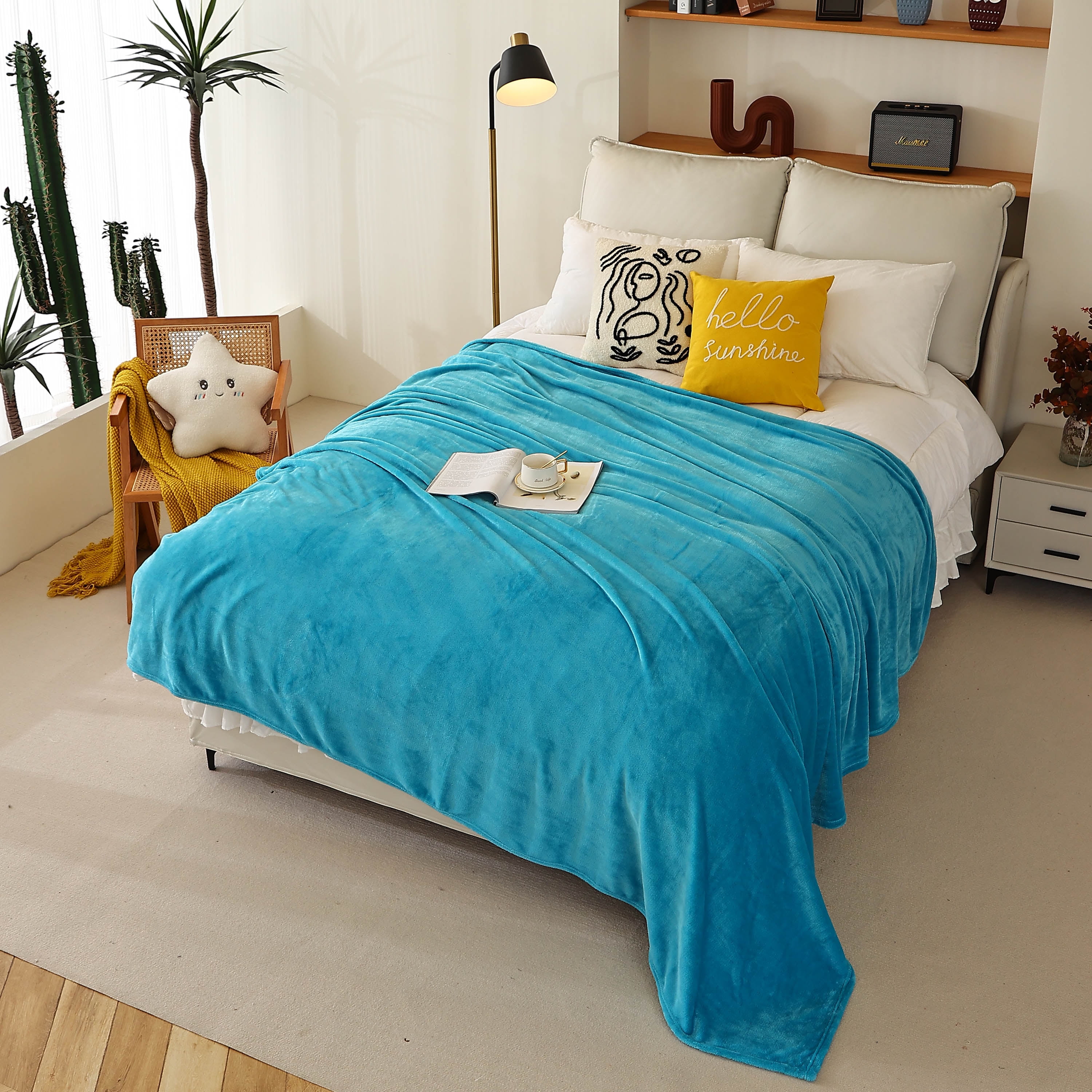 Fleece Bed Blanket King Size 104x90 inches Super Soft Fluffy Fuzzy Plush Blanket Geometric Pattern Cozy Microfiber Flannel Blankets