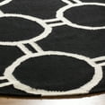 thumbnail image 3 of SAFAVIEH Dhurries Sloane Geometric Area Rug, Black/Ivory, 6' x 6' Round, 3 of 7