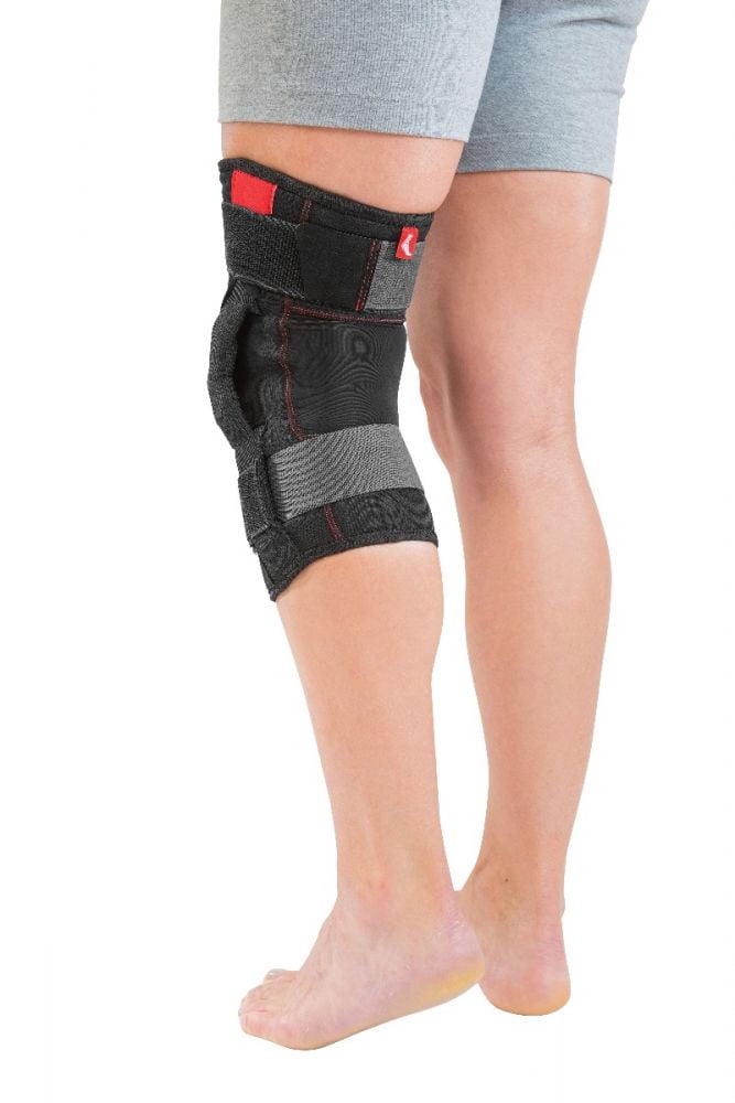 Mueller Hinged Knee Brace, Black, Medium