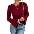 thumbnail image 3 of Camiseta de Larga Acampanada de Punto Acanalado para Mujer, Cuello Redondo, Corte Entallado, Ribete en Forma de Lechuga. Rojo Vino M, 3 of 9