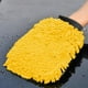 thumbnail image 4 of Guante de microfibra sin pelusa para lavado de autos, ideal para camiones y barcos. Amarillo, 4 of 9