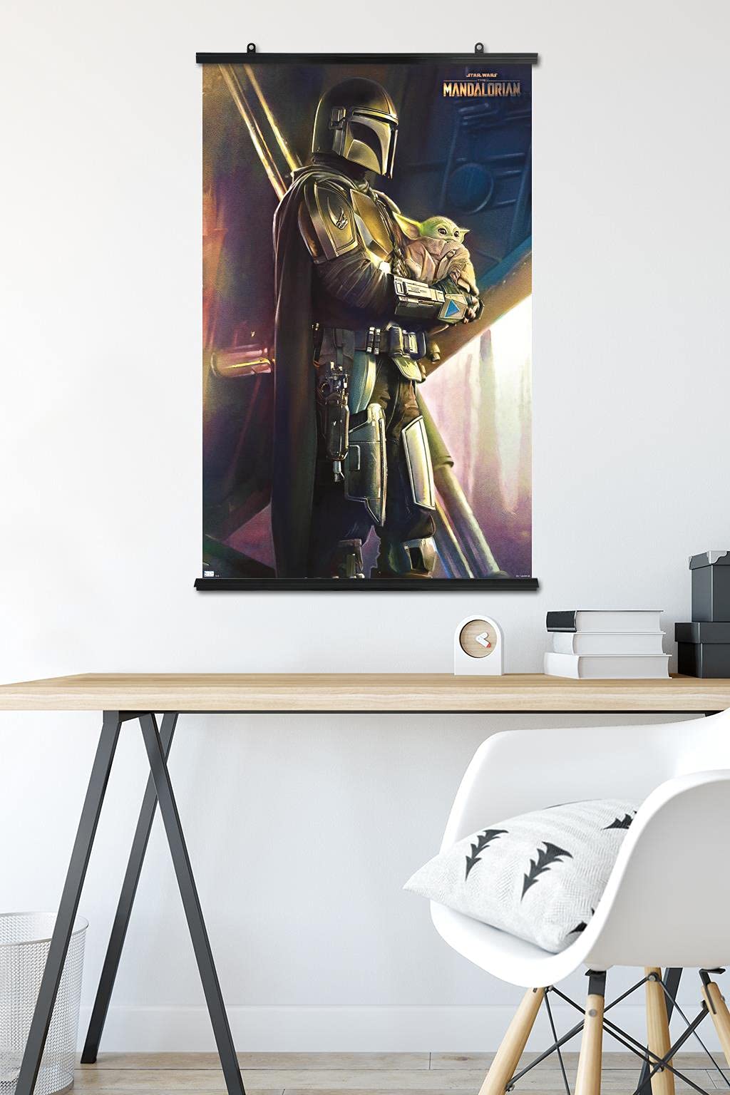 Star Wars: The Mandalorian - Held Wall Poster, 22.375" x 34"