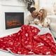 thumbnail image 3 of Manta PAVILIA Premium Christmas Sherpa 150 x 200 cm, color rojo, 3 of 9