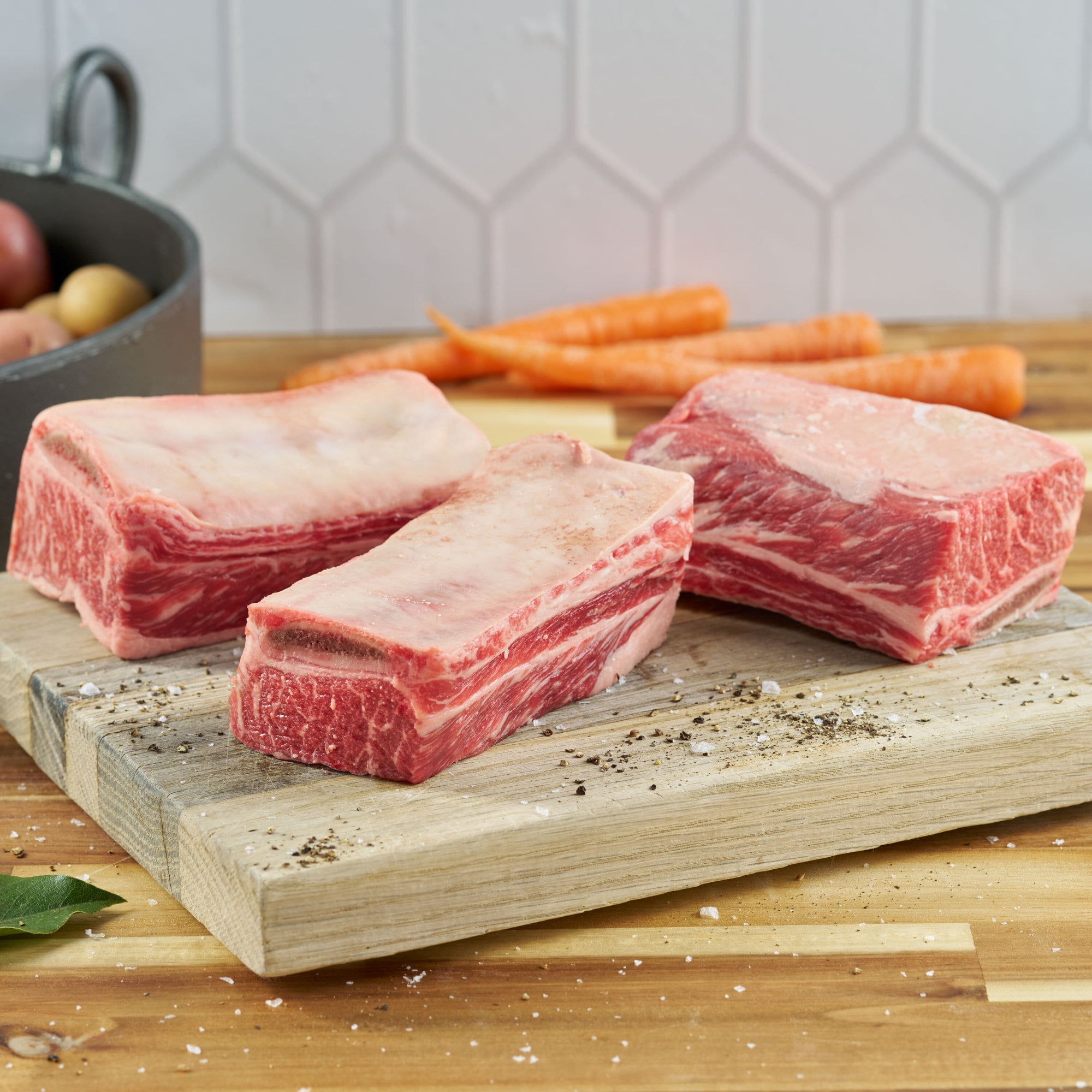 Chuck Short Ribs, Choice Angus Beef, Bone-in, 3 - 4 per Tray, Fresh, 1.1 - 2.3 lb