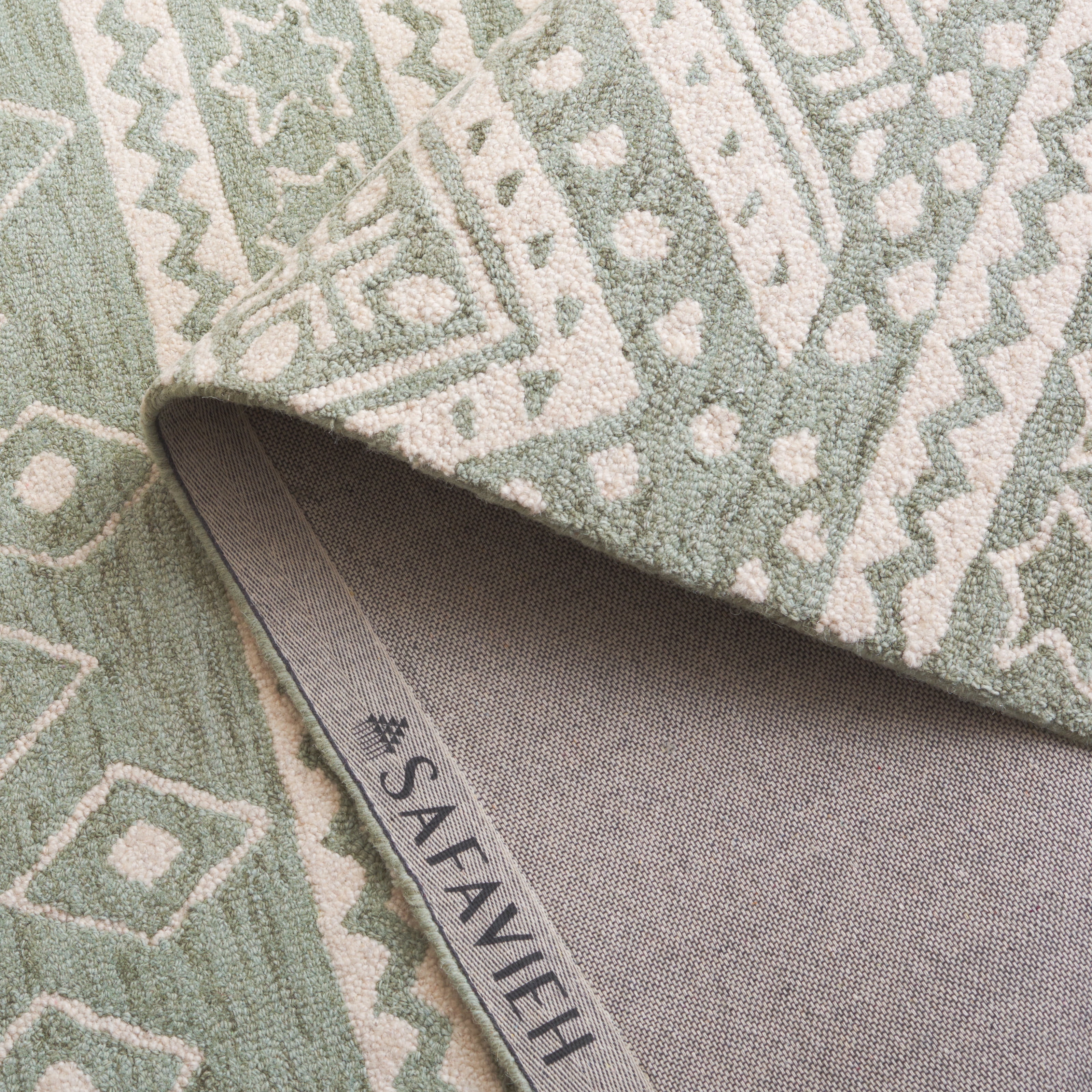 SAFAVIEH Micro-Loop Regis Geometric Area Rug, Sage/Ivory, 5' x 5' Round