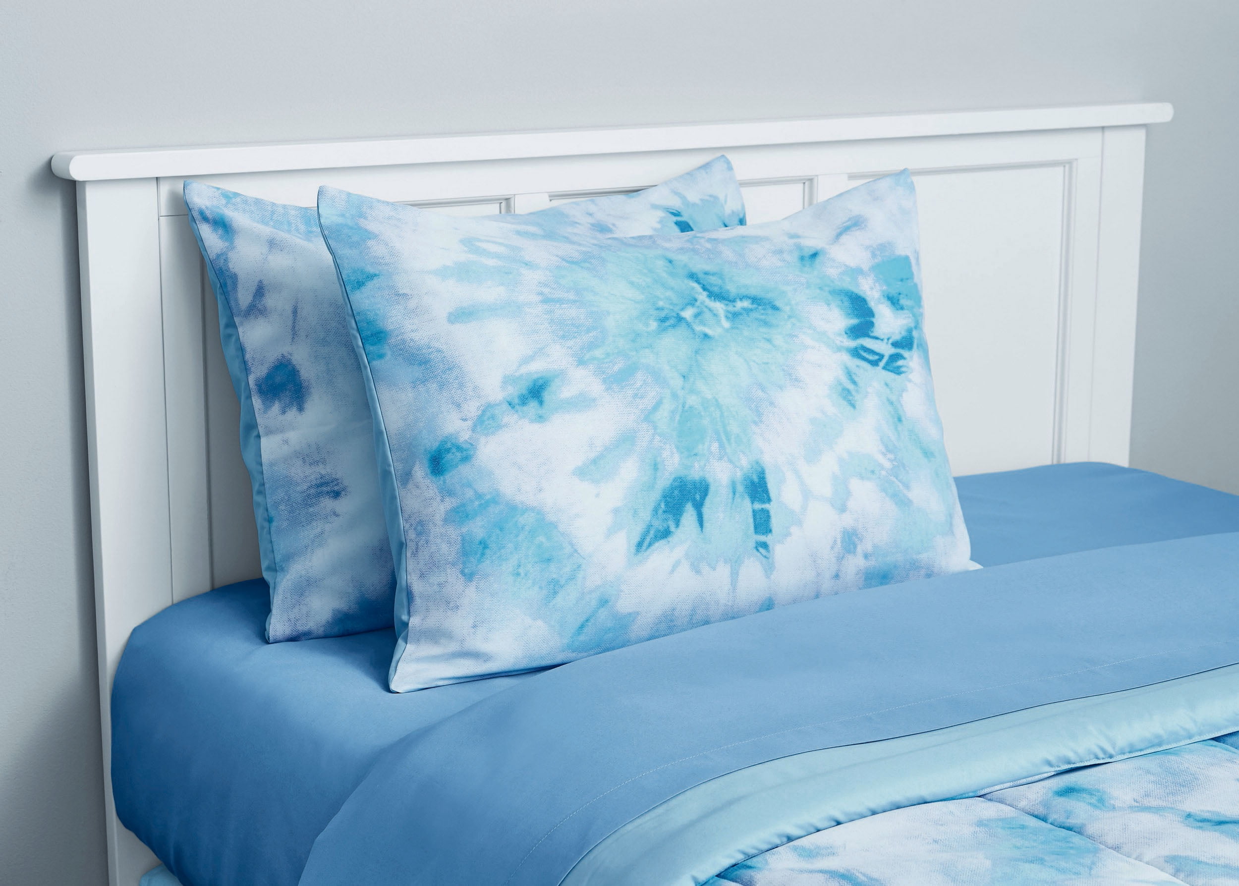 Mainstays Blue Tie Dye 8 Piece Bed in a Bag Comforter Set with Sheets, Queen