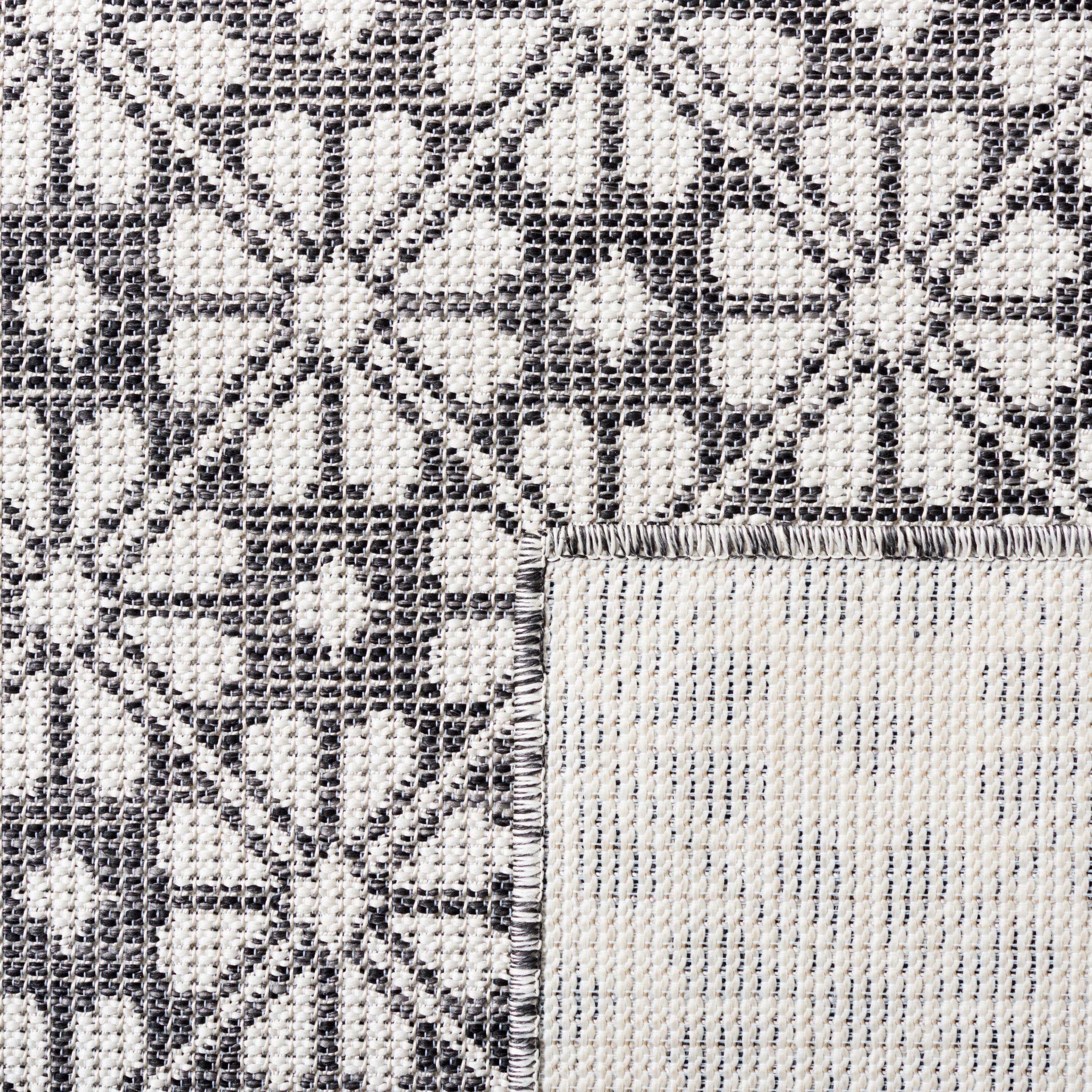 SAFAVIEH Martha Stewart Hampton Diamond Indoor/Outdoor Area Rug, Black, 6'5" x 9'6"