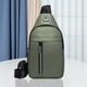 thumbnail image 4 of Pequeña bolsa de hombro para hombres y mujeres, bolso de viaje con agujero para auriculares, bolso de hombro de gran capacidad, bolso de hombro de una sola capa, bolsa de viaje para exteriores, bolsa, 4 of 8