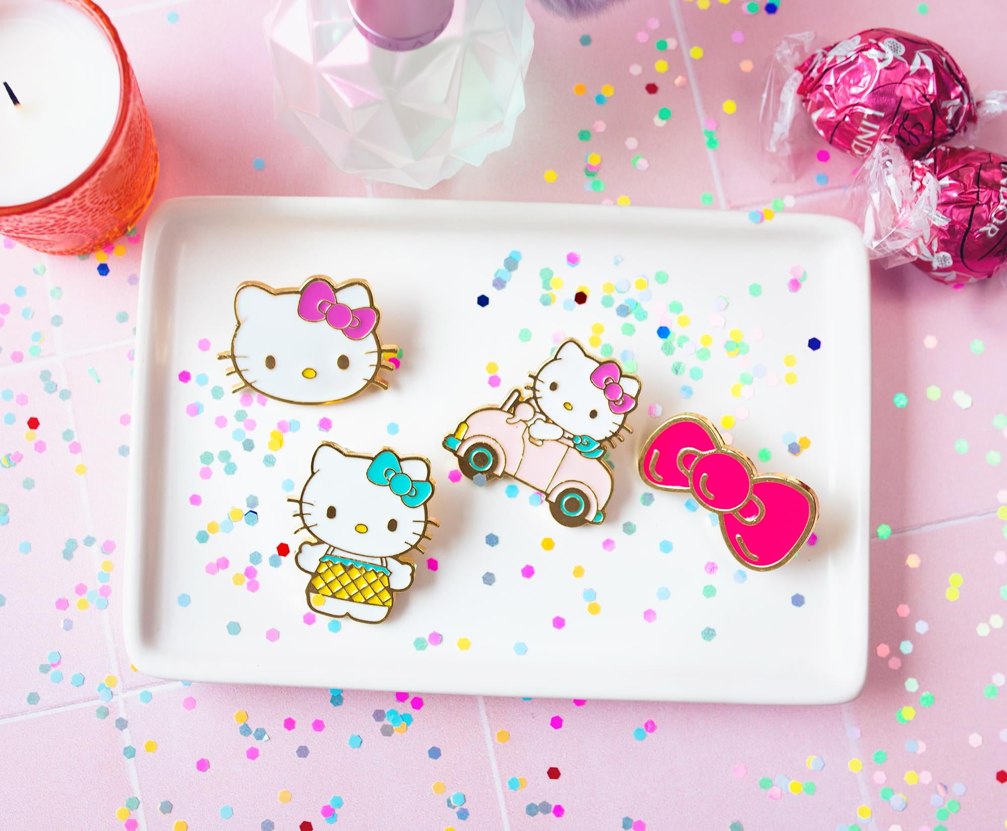 Upload Sanrio Sakura Hello Kitty Pin (Set of 2)