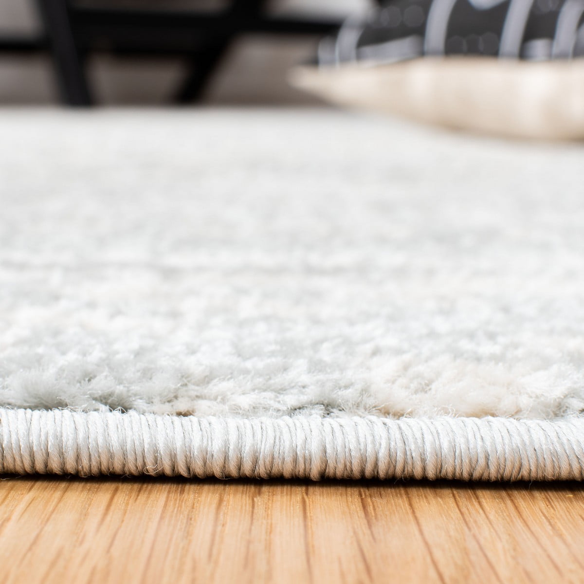 SAFAVIEH Tulum Lakisha Distressed Southwestern Area Rug, 11' x 11' Round, Light Grey/Ivory