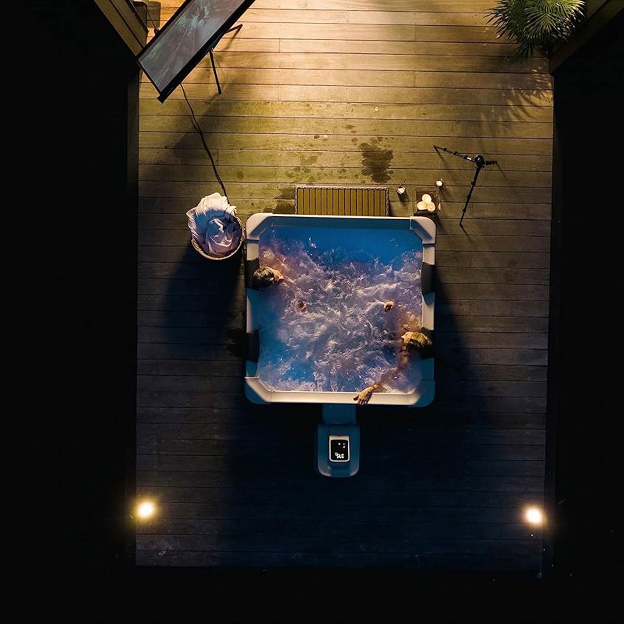 MSpa Bubble Spa w/Hard Outer, Soft Interior, & Energy Efficient Cover, Oslo