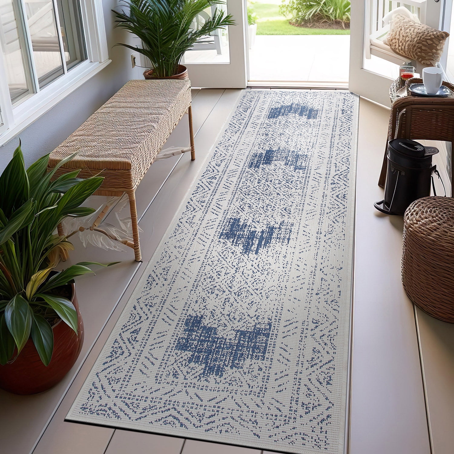 World Rug Gallery Transitional Bohemian Weather Resistant Reversible Indoor/Outdoor Area Rug - Blue 2'x7'