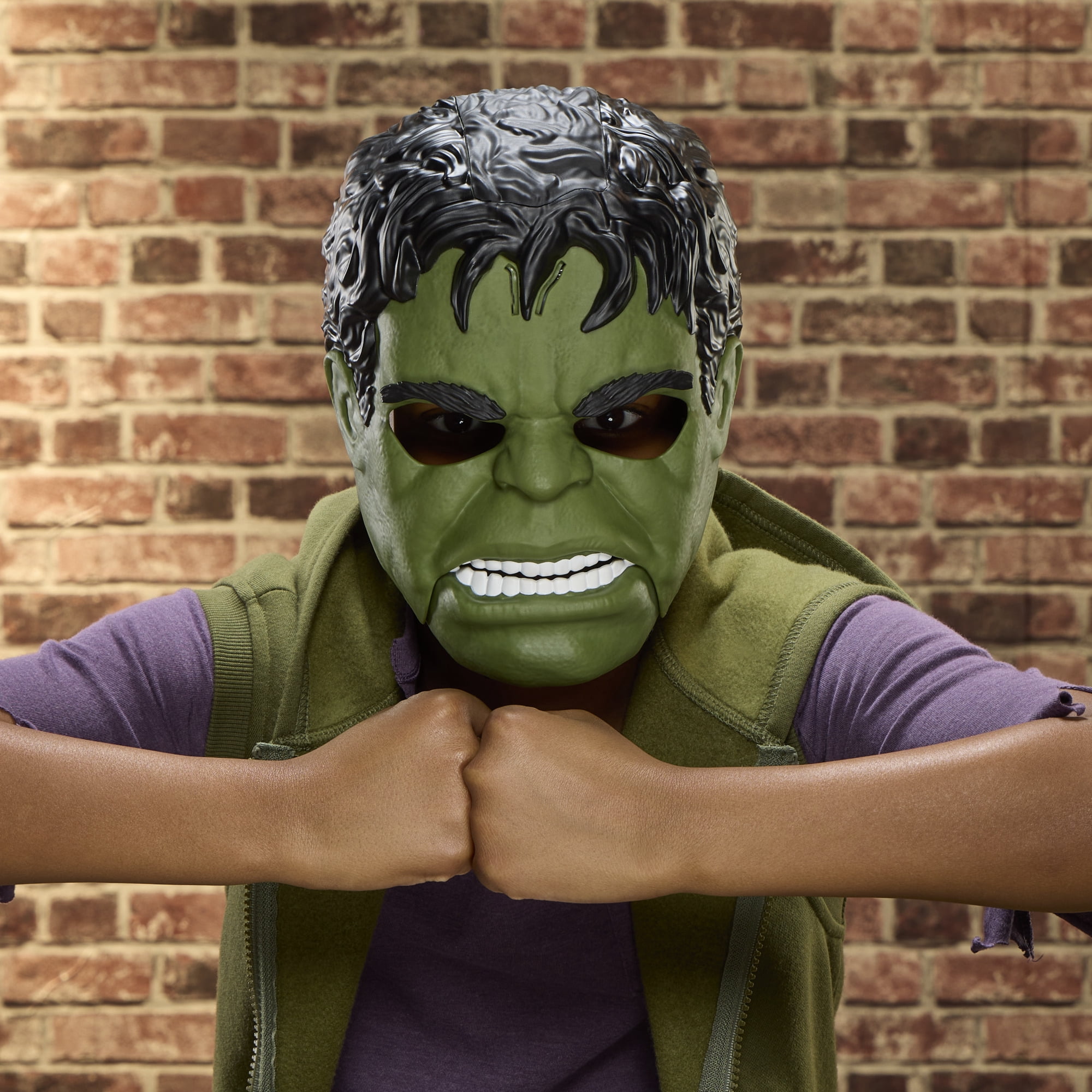 Marvel Studios Spider-Man Brand New Day Savage Hulk Talk’n Electronic Mask, Ages 5 and up