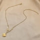 thumbnail image 3 of Fiudx Liquidación de ofertas flash Colgante de perla con broche dorado para hermana, acero de titanio, elegante collar de clavícula con forma de corazón de melocotón SA, 3 of 5