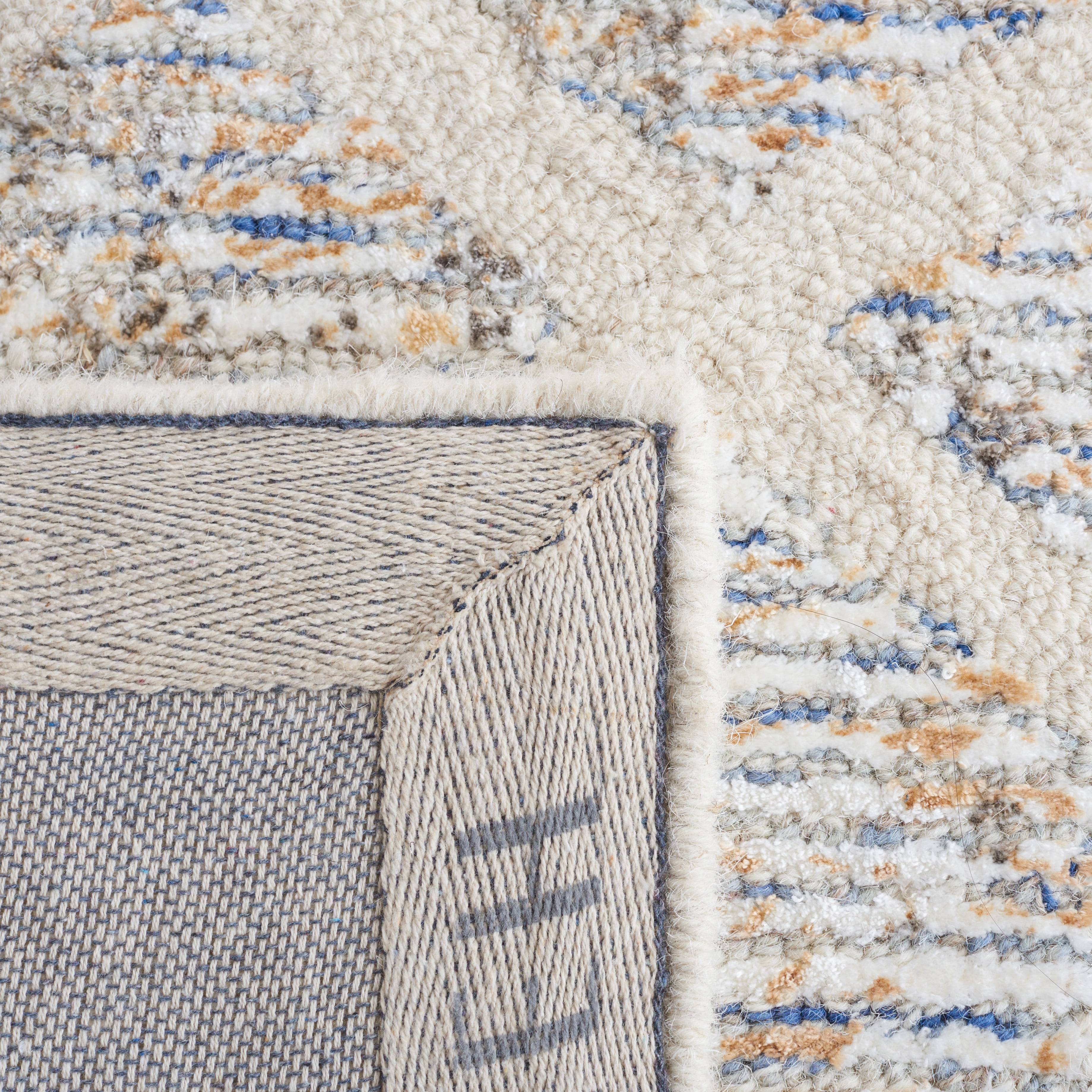 SAFAVIEH Artistry Jorie Geometric Area Rug, Ivory/Gold, 4' x 6'