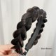 thumbnail image 4 of Diadema de peluca trenzada para mujer, hecha a mano, con trenza de espina de pescado, pinza para el cabello trenzada, accesorios para el cabello, uso versátil, elementos de moda, 4 of 5