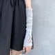 thumbnail image 3 of Guantes de encaje blanco con mangas largas para mujer, finos, de estilo ballet, con protección solar para verano, 3 of 4