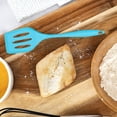 thumbnail image 3 of Juego de cinco piezas de batidor de huevos, pala con fugas, raspador de cepillo de aceite de silicona, 3 of 5