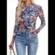 thumbnail image 2 of Top de Larga con Encaje Floral y Cuello Alto para Mujer Flores Azules XXL, 2 of 9