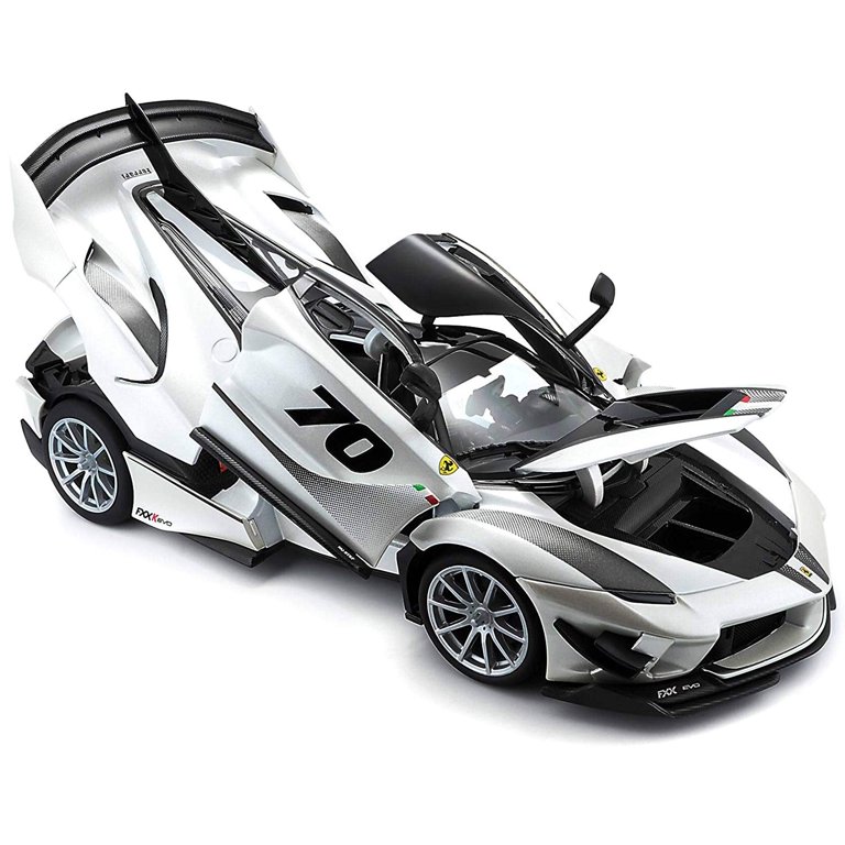 Ferrari FXX-K Evo #70 White 1/18 Diecast Model Car by Bburago