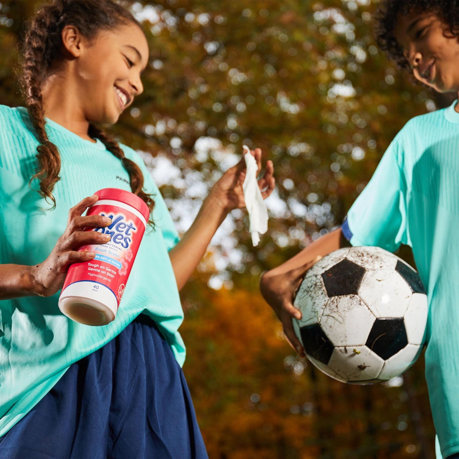 Wet Ones Antibacterial Hand Wipes, Fresh Scented Wet Wipes, 40 Wet wipes