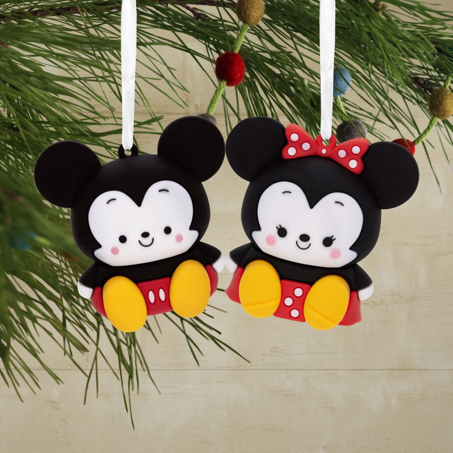 Décorations Hallmark de Noël (Mickey et Minnie, peluches magnétiques Better Together), ensemble de 2 peluches