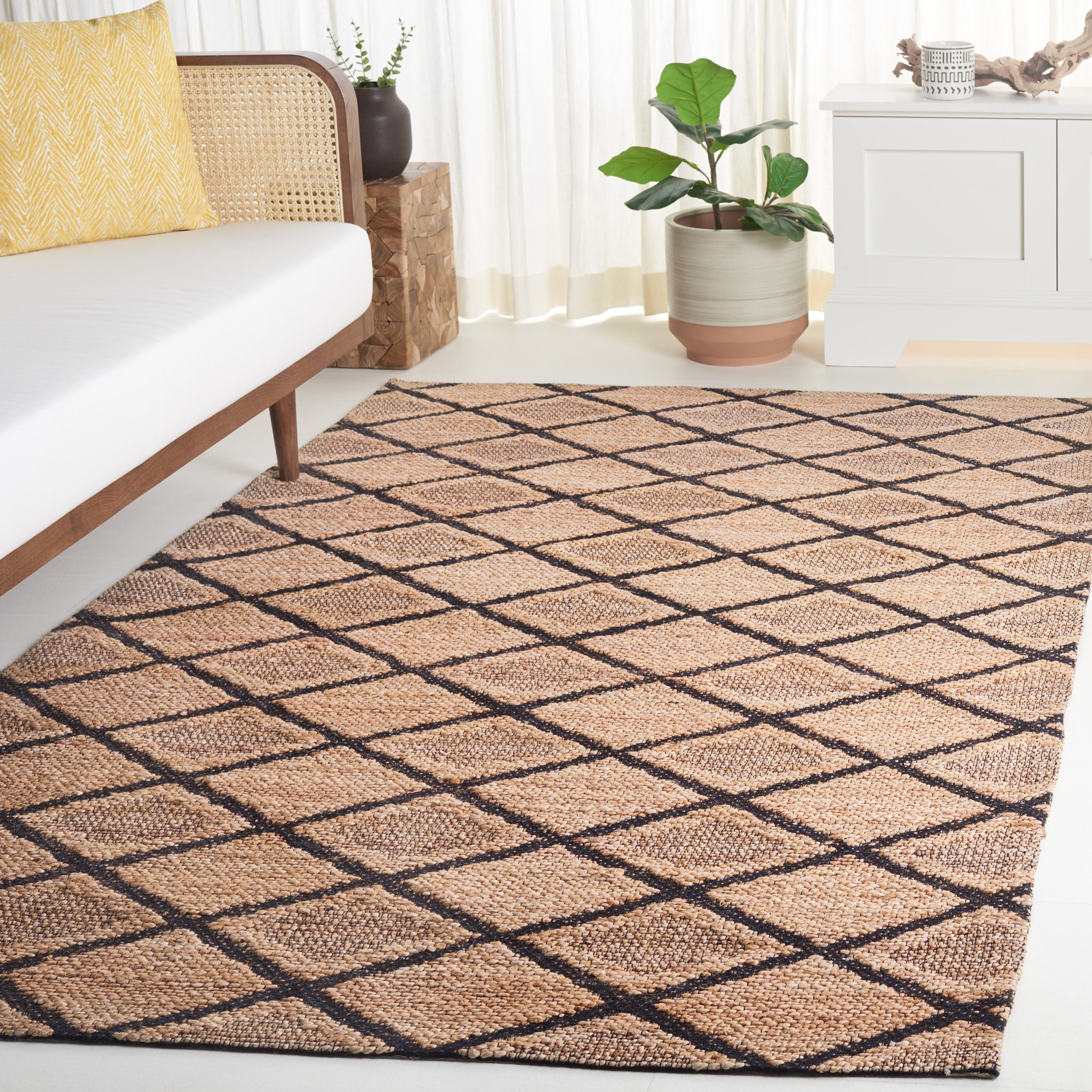 SAFAVIEH Natural Fiber Mike Geometric Area Rug, Natural/Black, 6' x 9'