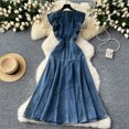 thumbnail image 2 of Vestido vaquero para mujer, prenda larga sin mangas, con borde de volantes, empalmado, con una hilera de botones, 2024, 2 of 5