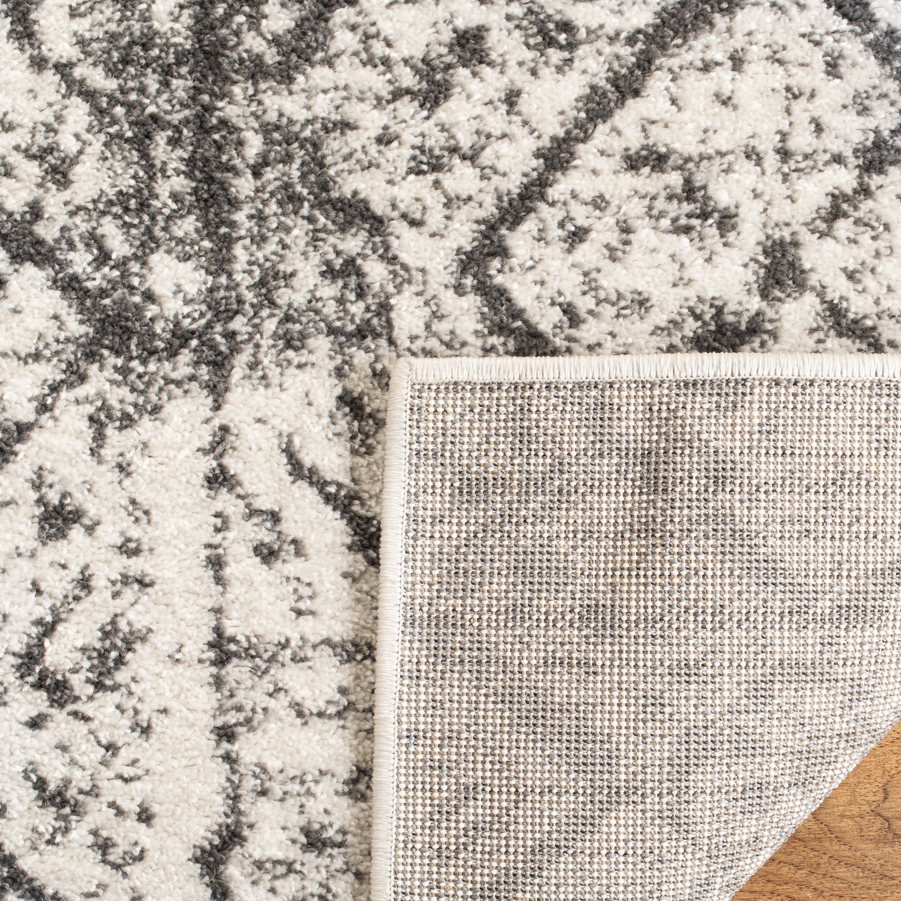SAFAVIEH Adirondack Montague Geometric Area Rug, Silver/Black, 4' x 6'