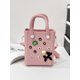thumbnail image 5 of Bolso de playa para mujer bolso de almacenamiento de moda con agujeros y dijes bolso Hobo elegante, 5 of 6