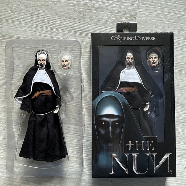 NECA-figura de acción de Horror de la serie The Nun The Conjuring, juguetes de Halloween, regalo de colección de Hobby, decoración cambiable de cara