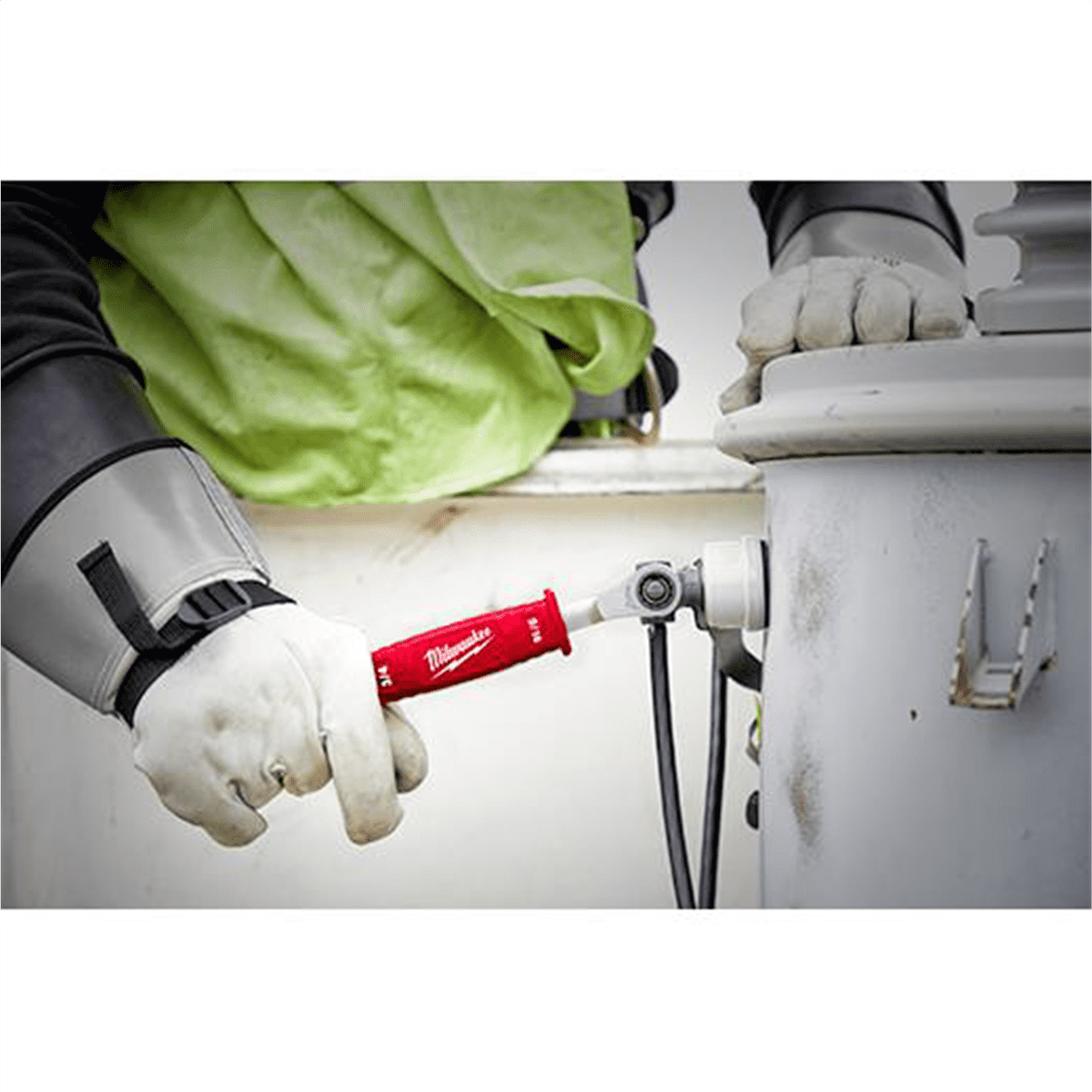 Milwaukee Tool Lineman�s 2in1 Insulated Ratcheting Box Wrench