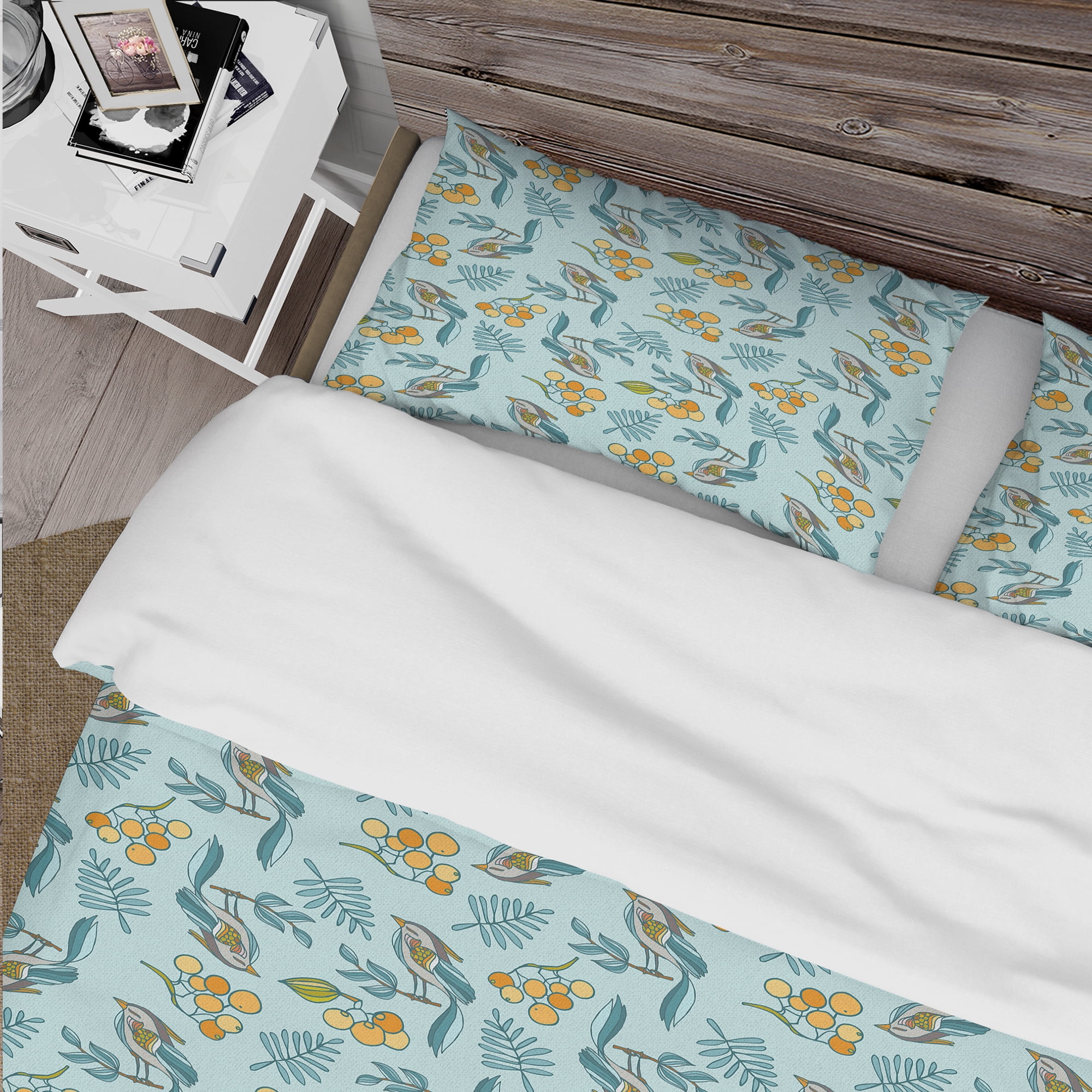 Designart 'Seamless Decorative with Birds, Berries' Nature Modern & Contemporary Duvet Cover Set