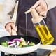 thumbnail image 4 of Advancent Botella de aceite con asa Recargable Aderezo para ensalada Vinagre Vierta Recipiente Cocina y Comedor Blanco, 4 of 6