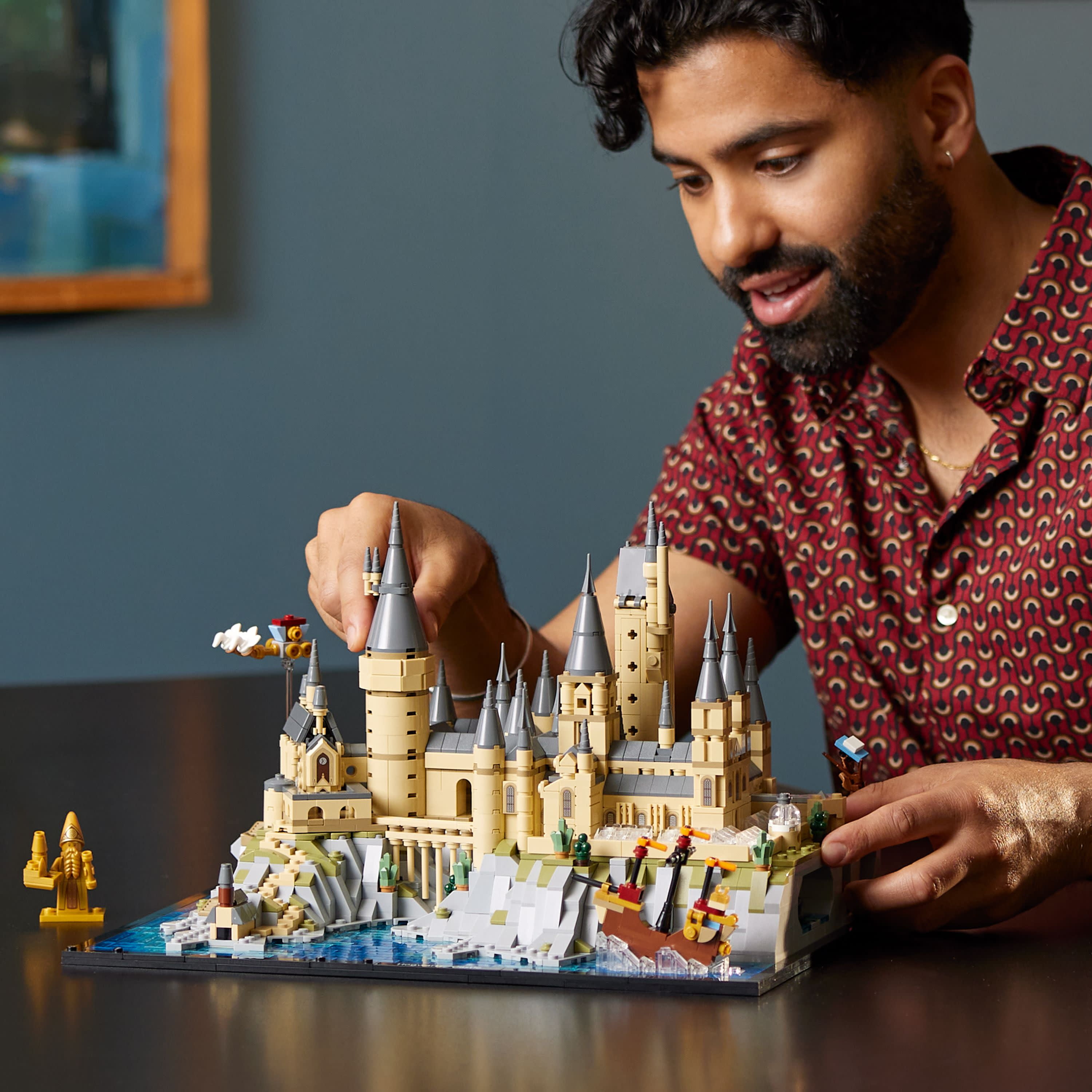 LEGO Harry Potter 76419 Hogwarts Castle with Castle Grounds