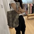 thumbnail image 5 of Bolsos de tela de gran capacidad para mujer, bolsos y carteras de diseñador de lujo, novedad 2023, en poliéster, con estampado de leopardo, para compras al hombro, 5 of 5