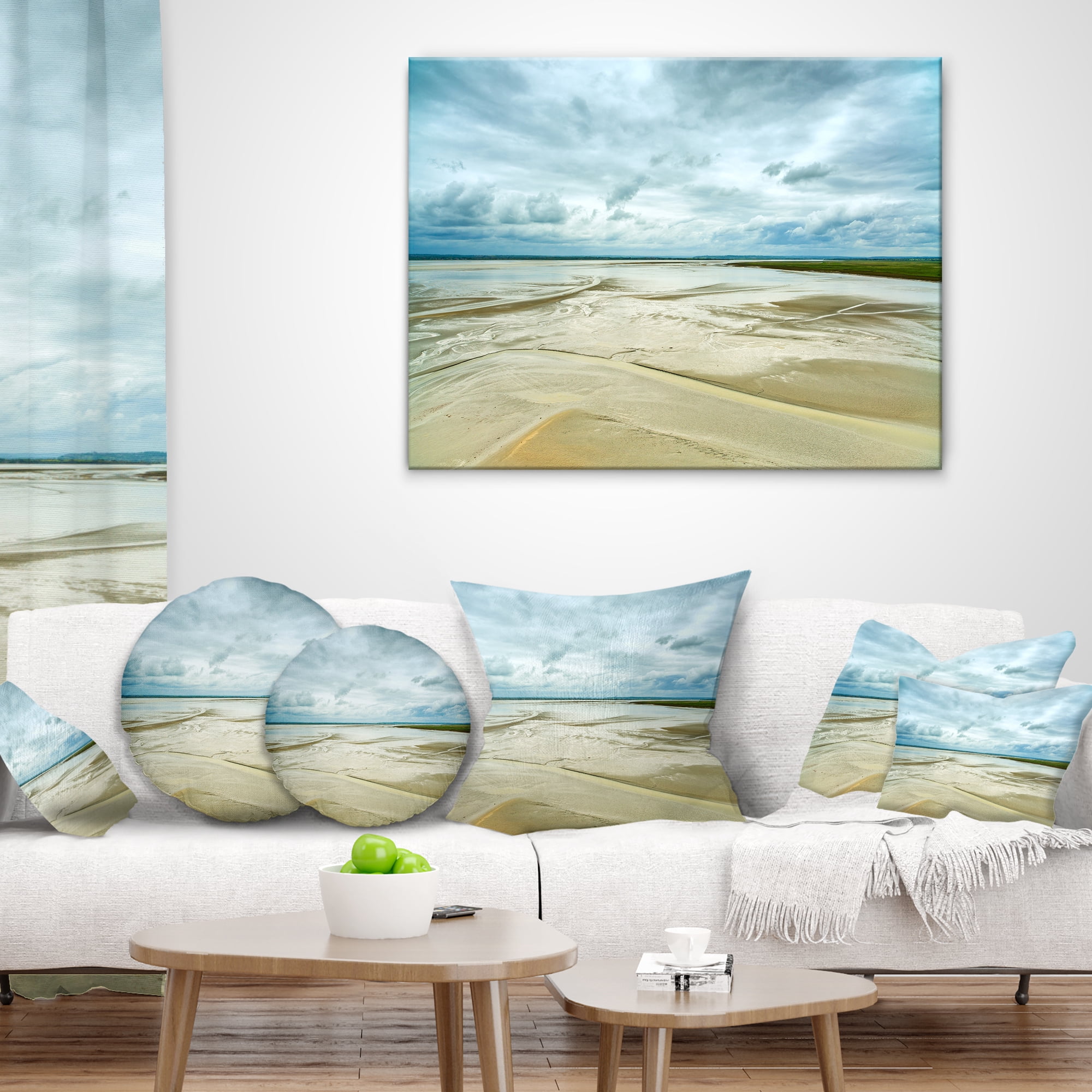 Designart Low Tide in Mont Saint Normandy - Landscape Wall Throw Pillow - 18x18