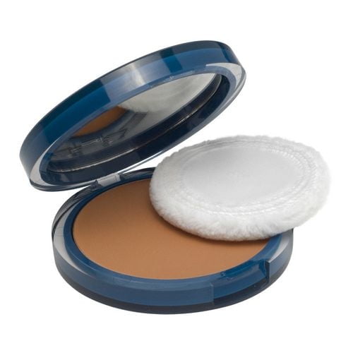 COVERGIRL Clean Matte Pressed Powder, Smooth Matte Finish, Lightweight, Shine-Free Skin, Oil-Free Formula, 100% Cruelty-Free, Clean Pressed Powder