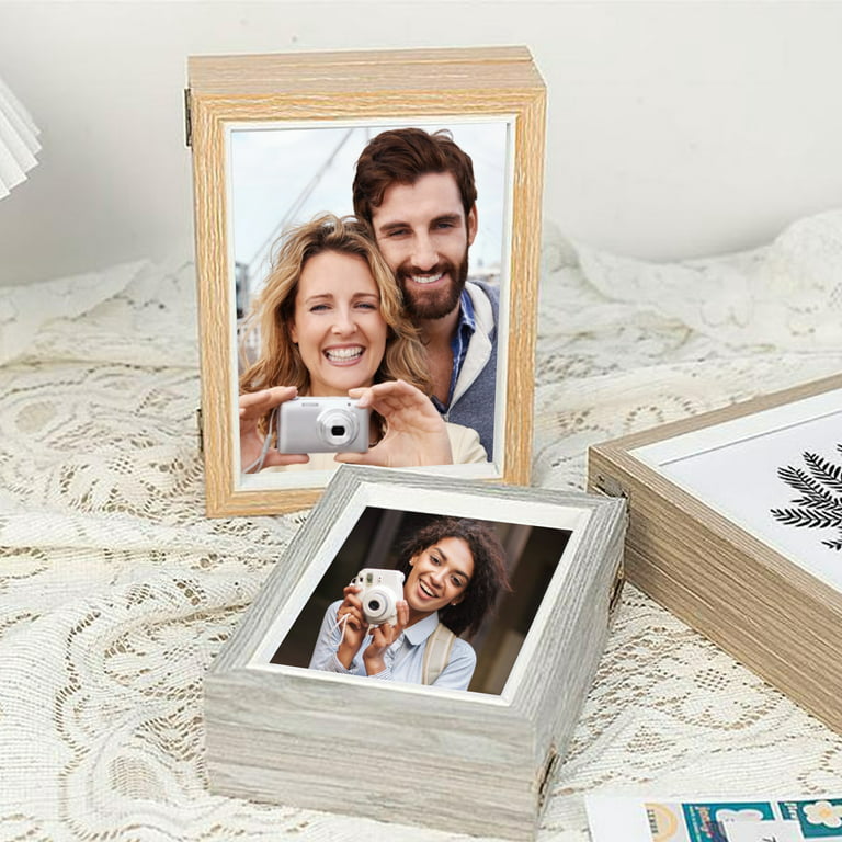 Doolland Triple Hinged Picture Frames, 4x6 Picture Frame Collage, Trifold  Hinged Family Photo Frame with Real Glass for Tabletop Display 