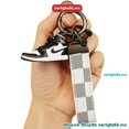 thumbnail image 1 of mini Modelo Zapatos Mochila Coche Colgante Regalo Llavero, 1 of 4