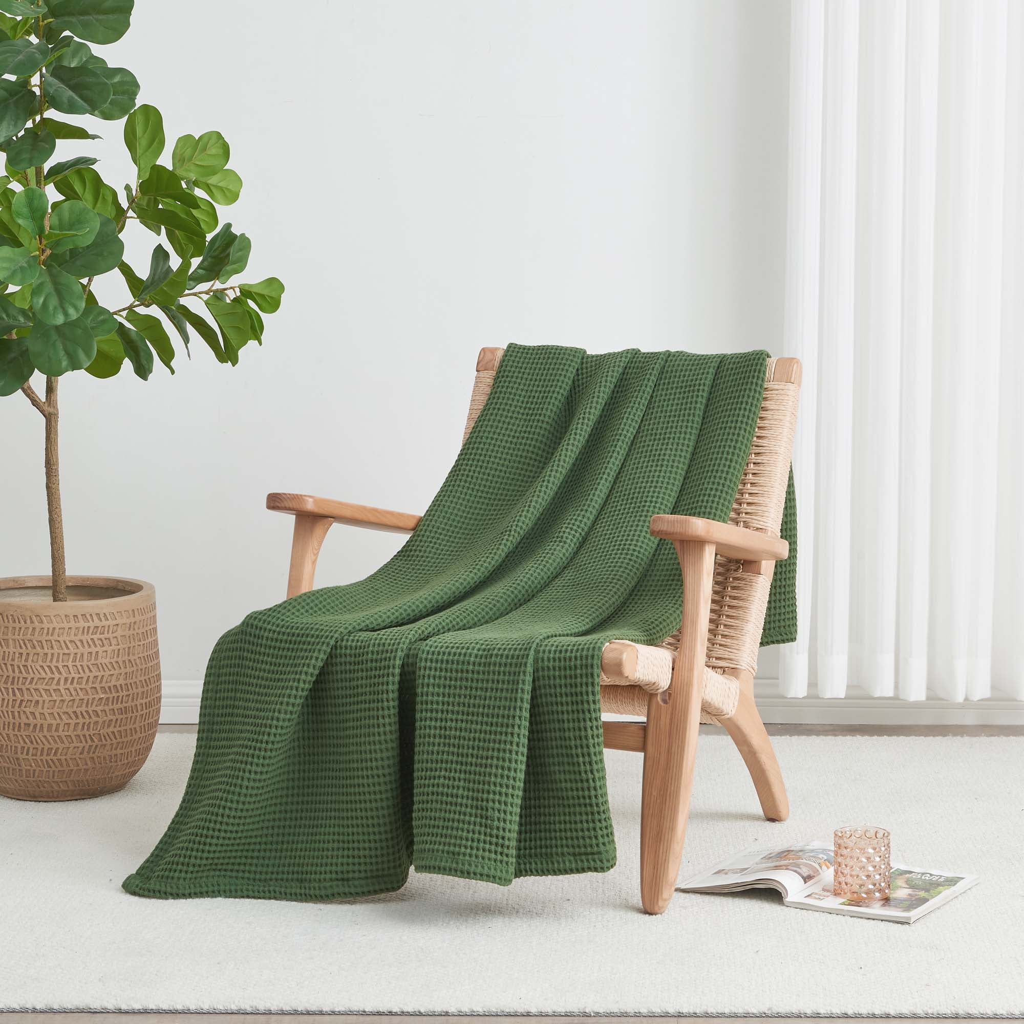 Great Bay Home All-Season Waffle Cotton Bed Blanket 90x90 (Full / Queen, Forest Green)