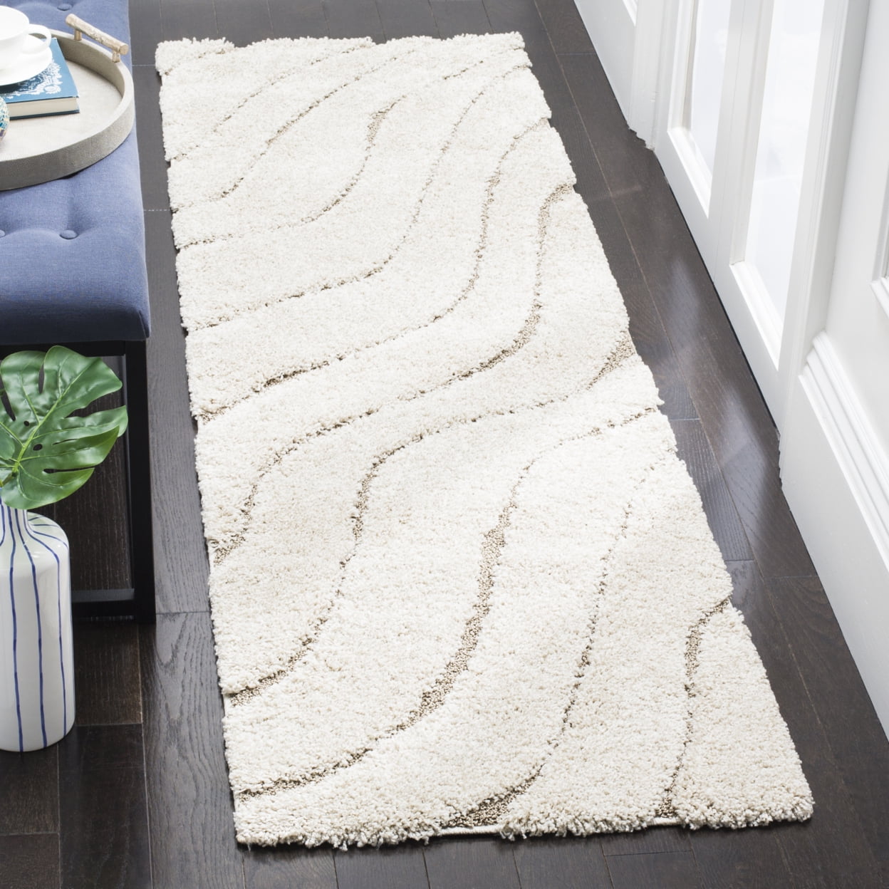 SAFAVIEH Florida Tabitha Geometric Waves Shag Area Rug, Cream/Beige, 5'3" x 7'6"