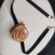 thumbnail image 3 of Collar de terciopelo con forma de rosa, delicado collar con cadena para el cuello, joyería para mujer, collar con dije vintage, 3 of 4