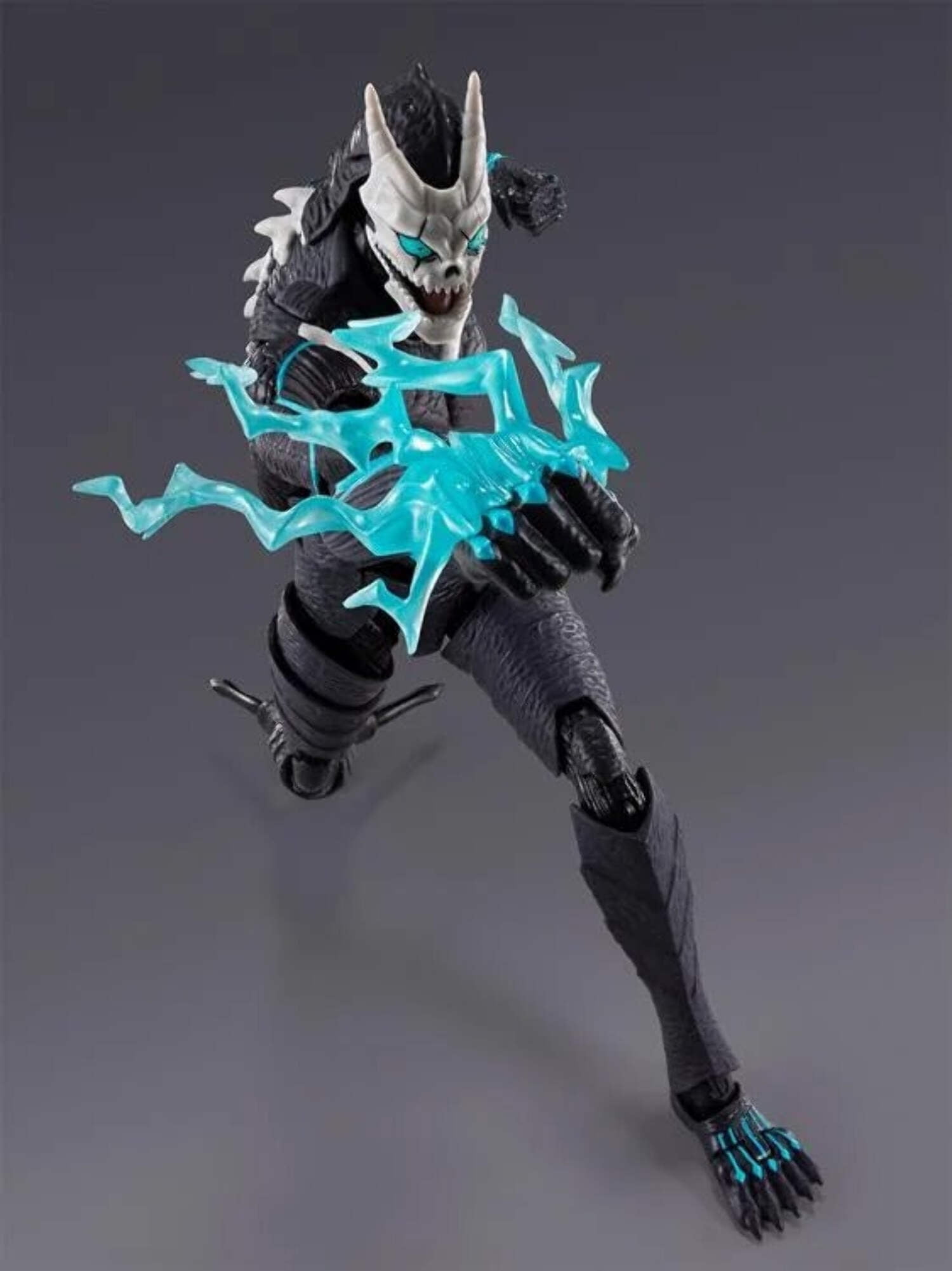 Kaiju No. 8 S.H.Figuarts Kafka Hibino