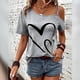 thumbnail image 5 of Camiseta de Mujer con Cuello Asimétrico, Corte y Estampado Gráfico, Corta. Gris M, 5 of 10