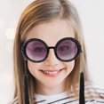 thumbnail image 1 of unbranded Gafas Vintage De Sol Negras Con Y Materiales Seguros Para Decorar Y Usar En Fotos, 1 of 8