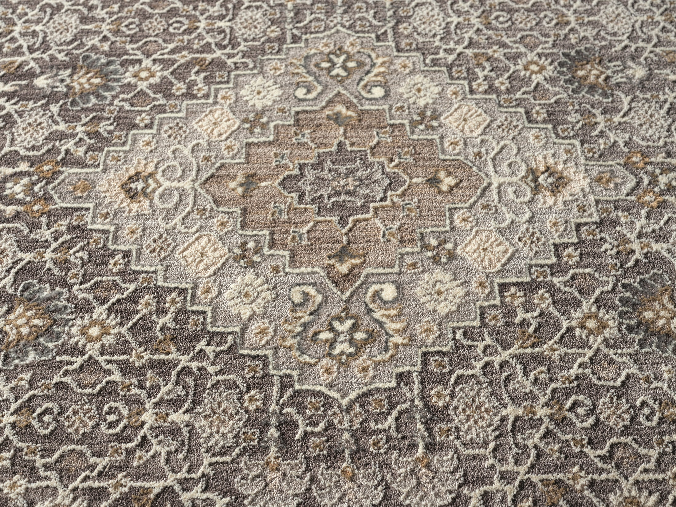United Weavers Utopia Rosario Oriental Border Accent Rug, Grey, 1'10" x 3'