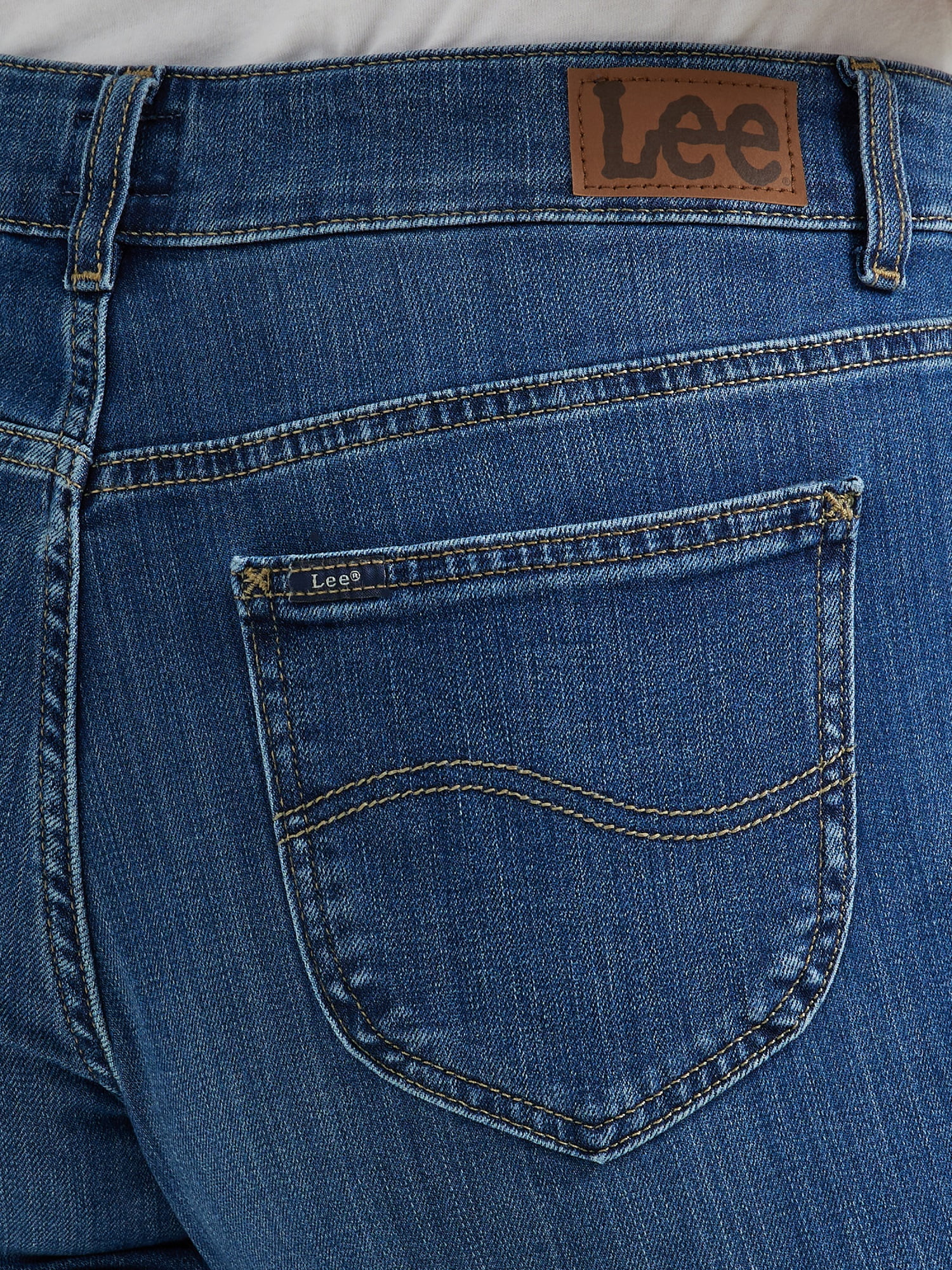 Lee Women's Plus Midrise Relaxed Fit Straight Leg Jean