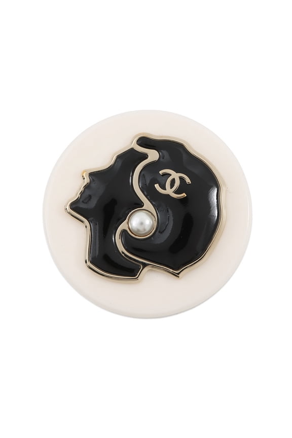 Pre-Owned Chanel Coco Mark Mademoiselle Brooch, Plastic, Faux Pearl, G18B, White and... (Good)