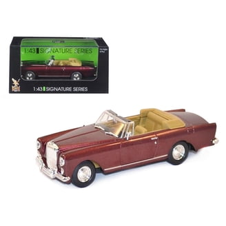 Road Signature 1:24 Scale Toy Auto - 1983 Cadillac Fleetwood
